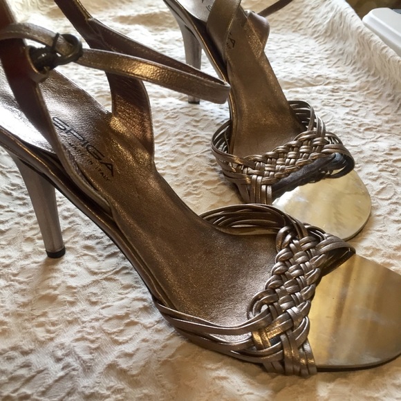 Via Spiga Shoes - Via Spiga  gold/bronze heeled sandals size 10M